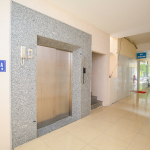 Thang máy bệnh viện 02